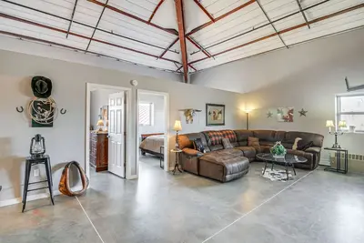 Image de Downtown Del Norte Apartment: Ski, Hike & Shop!