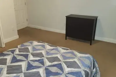 Image de Minutes from downtown, the fairgrounds and the Speedway! Great Neighborhood!