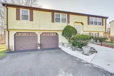 Image de Charming Windsor Home w/ Private Backyard!
