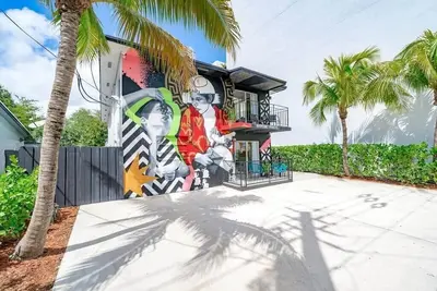 Image de Wynwood Charm 4, Live the art. 1 Free Gated Parking