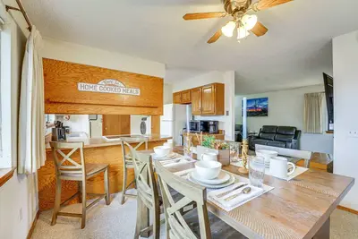 Image de Downtown Delta Condo ~ 34 Mi to Black Canyon!