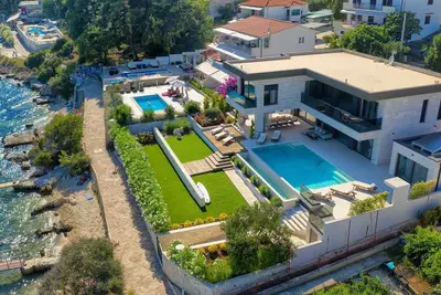 Villa Marvel sur la mer - villa luxueuse