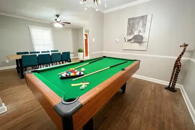 Image de Prime location 3br house Pool table nice back yard