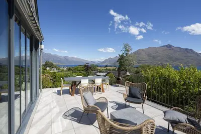 Image de Lakeview Paradise: 3br, Hot Tub, Bbq, Garden