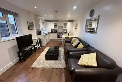 Image de Lovely two bedroom garden flat in London