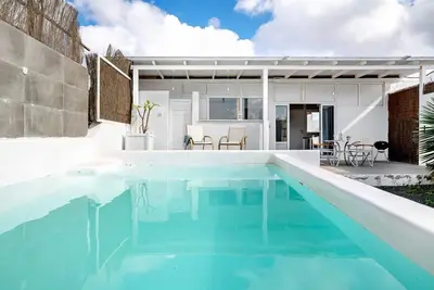 Image de Studio de vacances 'Suite Amanecer' avec piscine privée, terrasse privée et Wi-Fi