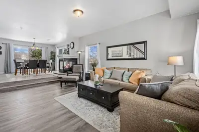 Image de Cheerful 3 Bedroom Home Plus Loft