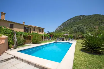 Beautiful house with views to the mountains near Pollensa
