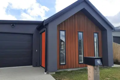 Image de Colour on Cairnmuir - Cool and Contemporary - 3 bedroom 2 bathroom Holidayhouse