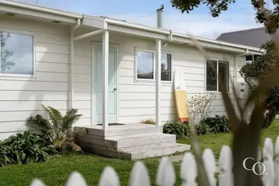 Image de Pipis' Beach House, Papamoa beach, 5 minute walk to the sea. Pet friendly.