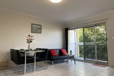 Image de Quiet, 3km from Brisbane Cbd, large 2-bedroom apartment