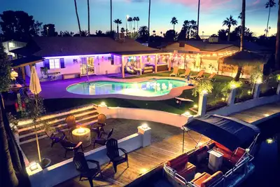 Image de Pontoon Boat/Games/King Bed/Hot Tub/Family Fun!