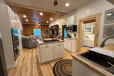 Image de Charming, In-Progress Remodel Cottage in Cotter, near the White River