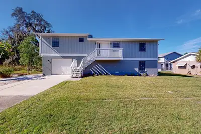 Image de Tranquil & sun-soaked oasis with generous balcony, stylish interiors, WiFi & W/D