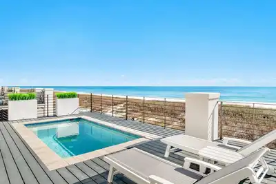 Image de Viviana #9 | Beachfront & Upscale + Pool & Outdoor Spaces!