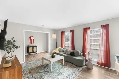 Image de 5br Retreat: 4mins to Ua - Bbq - Firepit - Games