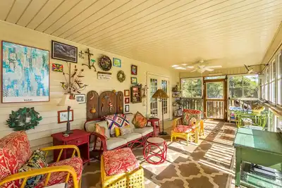 Image de A Guest Key Getaway 3br/2ba home with beach access