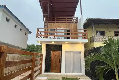 Image de Beachfront, cozy house with incredible views of the ocean and the mangroves.