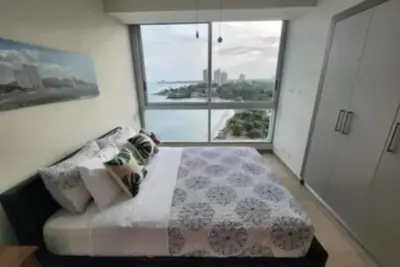 Image de luxurious 2 bedroom beachfront apartment