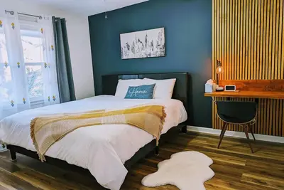 Image de Colony Home for Family Groups - Patio, Workspace