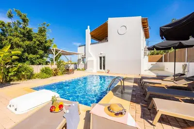 Image de Villa Rea - Trois Chambres Villa, Couchages 6