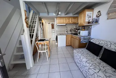 Image de Maisonnette de Plage a 50 m de la mer. 4/5 Couchages. Parking Prive