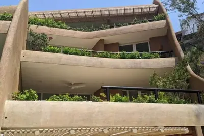 Image de Luxury 2 bd 2 ba condo with pool, steps from beach