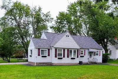 Image de Big new house with huge parking