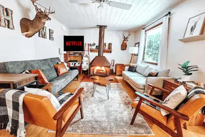 Image de The Cozy Getaway Cabin w/Hot Tub-Sauna-WiFi on Atv trails near Lake Arbutus