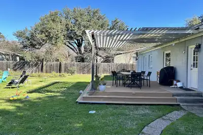 Cozy 3/2 Eclipse Headquarters!