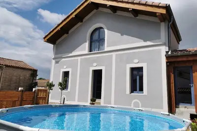 Image de Maison de village. Cours et piscine. Canal du midi. Commerces, Narbonne