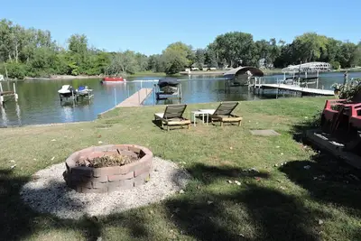 Image de Fox River Home - Near Island Lake