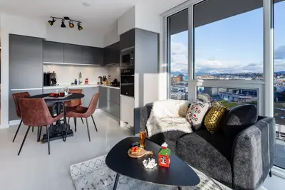Image de Trendy Two Bedroom with Parking Olympic Village