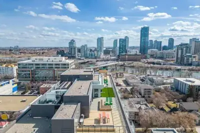 Image de Exquisite 2 Bed Condo near Dt Core W/Free Parking