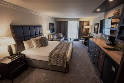 Image de 2 bedroom, 2 1/2 bathroom condo at Cliff Club in Snowbird. Ski in and out.