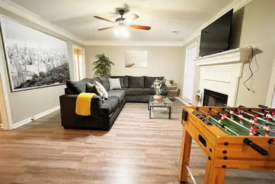 Image de Cordova! Modern 3br, Hot tub&bbq