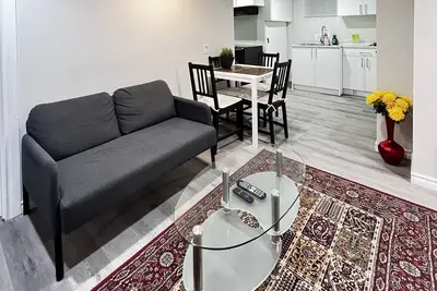 Image de Full Furnished\nFreshly renovated cozy basement\n5 minutes to Upper Canada Mall