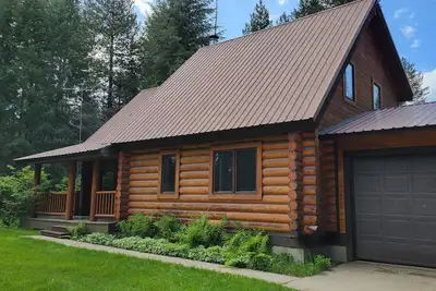 Image de Adventure Cabin -Coolin Priest Lake; king bed, bunks, Atv and snowmobile parking