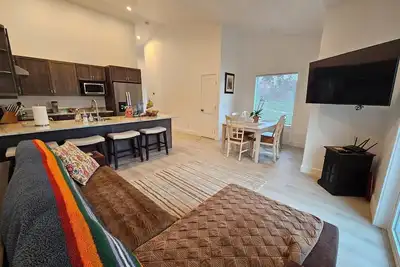 Image de New and Spacious Townhouse in the Heart of Wenatchee - Unit A