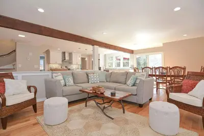 Image de Cape Cod 4 Br + Loft close to beaches & Hyannis