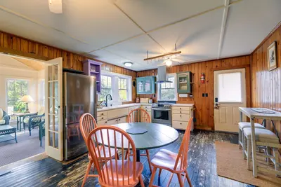 Image de Peaceful Atlantic Cottage w/ Deck & Yard!