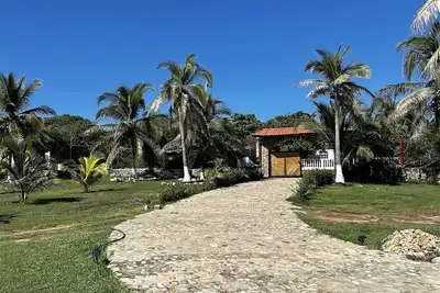 Image de Casa de Cathy. \nPlaya Ventura. 2 hours south Acapulco  front beach. WiFi \n