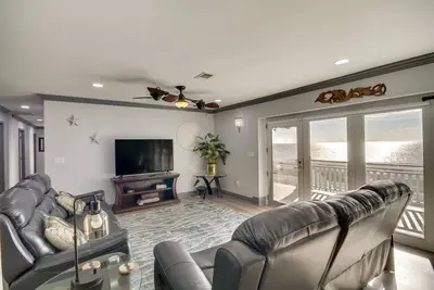 Image de Front Row Beachfront Long Beach Getaway