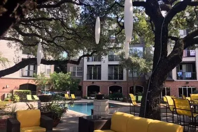 Image de City Retreat! Spacious, Fun, and Amazing Location