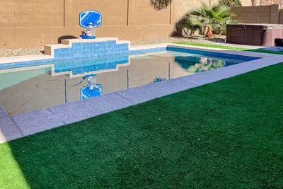 Image de Single-story home with enclosed yard, private pool, hot tub, patio, & grill