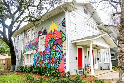Image de EaDo Mural House: 6 Bed/2 Bath Near Dwtn/Uh