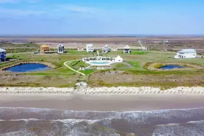 Once Upon A Tide, Sleeps 15