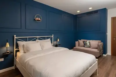 Elegant 1br Designer Apt near Eretz Museum