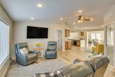 Image de Modern Bloomington Home ~ 10 Mi to Bear Lake!