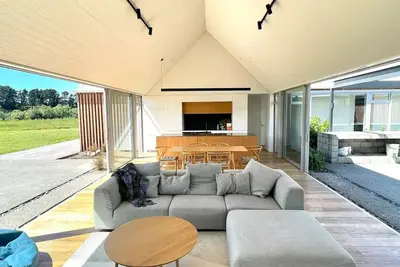 Te Whare Waipara\n\n